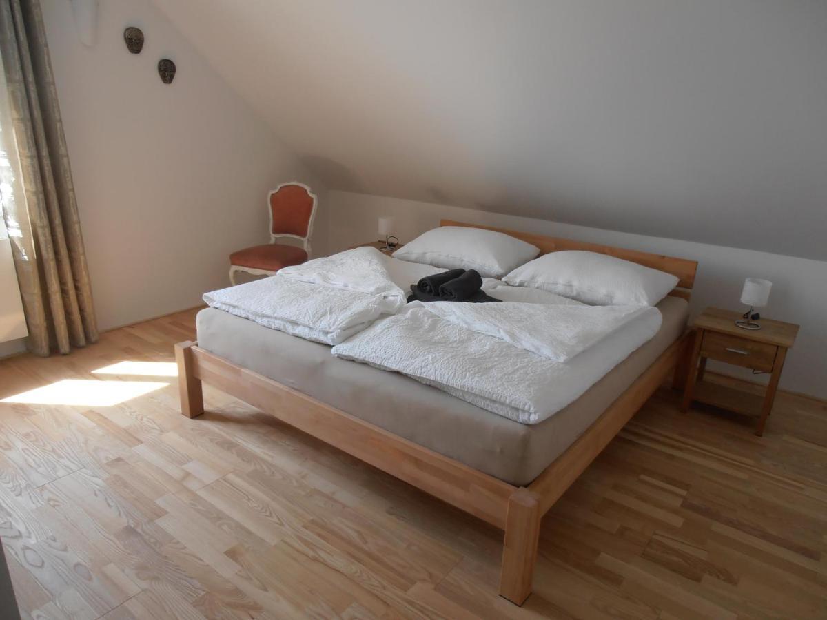 Ferienwohnung Am Kirchberg Jois Exterior photo